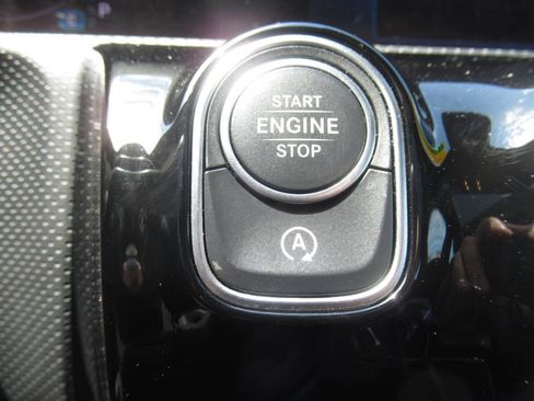 Used 2025 Mercedes-Benz CLA 250 4MATIC image 32