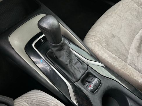 Used 2022 Toyota Corolla LE image 24