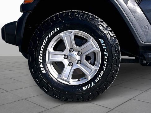 Used 2018 Jeep Wrangler Unlimited Sport S image 10