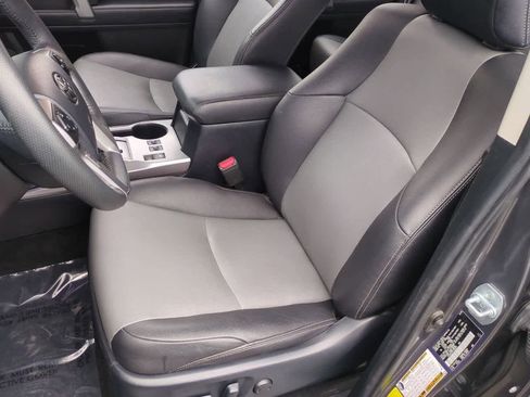 Used 2020 Toyota 4Runner SR5 Premium image 17