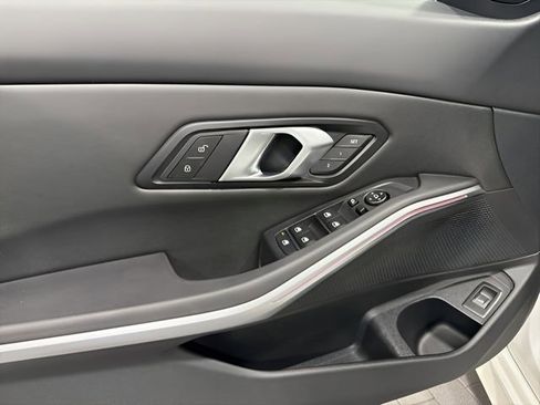 Used 2025 BMW 330i xDrive 330i xDrive image 9