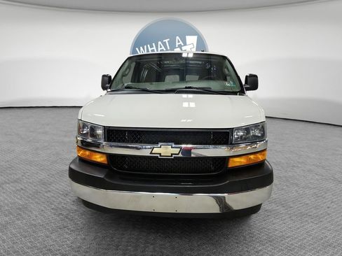 Certified 2022 Chevrolet Express 2500 w/ Driver Convenience Package RWD image 10