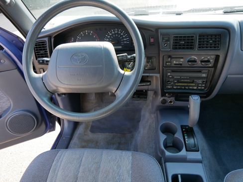 Used 1999 Toyota Tacoma PreRunner RWD image 9