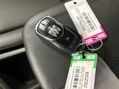 Used 2025 Buick Encore GX Preferred image 21