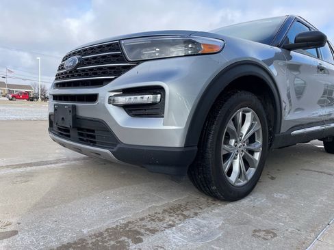 Used 2022 Ford Explorer XLT w/ Equipment Group 202A image 16