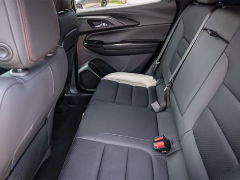 Used 2023 Chevrolet TrailBlazer RS image 26