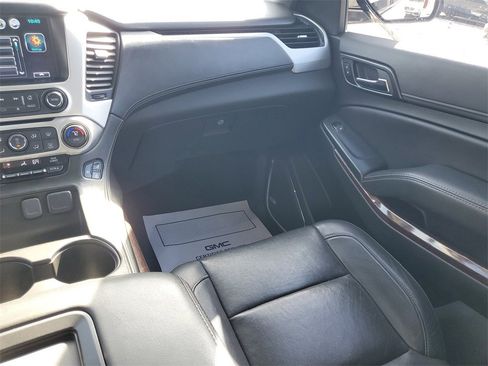 Used 2019 GMC Yukon SLT image 18