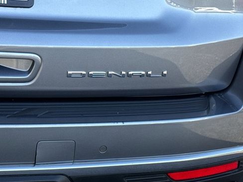 Used 2021 GMC Yukon Denali w/ Denali Premium Package image 13