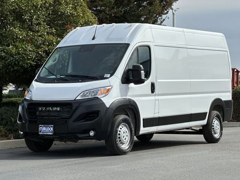 New 2025 RAM ProMaster 2500 w/ Convenience Group image 8