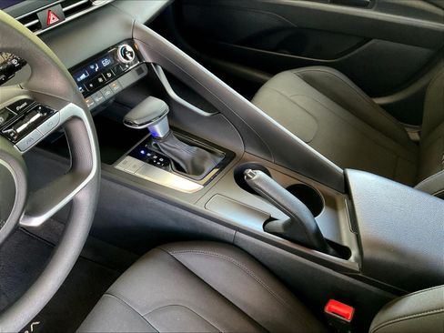 Used 2023 Hyundai Elantra SEL FWD image 16