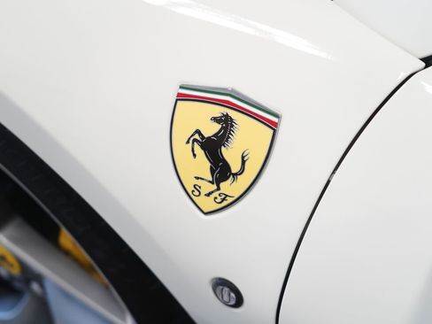 Used 2021 Ferrari F8 Tributo image 12