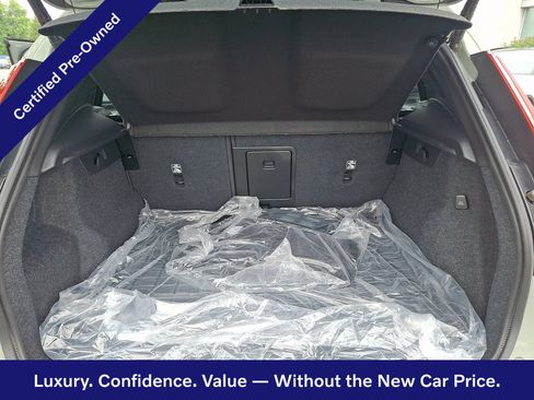 Certified 2025 Volvo XC40 B5 Plus AWD/4WD image 30