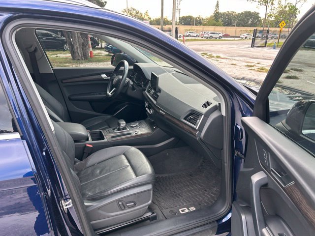 Used 2019 Audi Q5 2.0T Premium w/ Convenience Package AWD/4WD image 9
