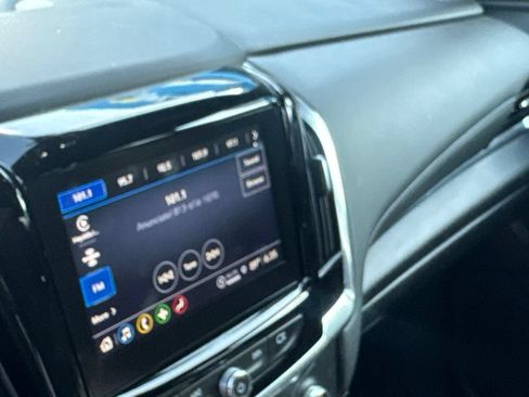 Used 2023 Chevrolet Traverse LT FWD image 12