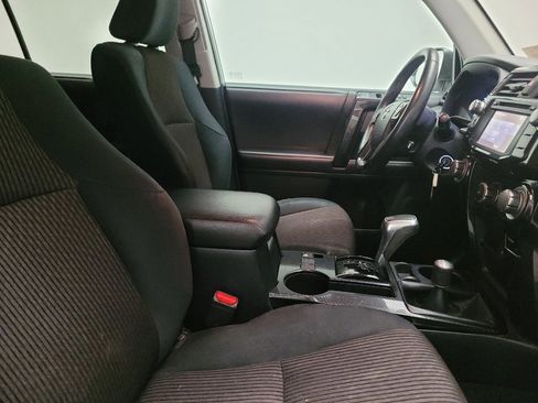 Used 2018 Toyota 4Runner TRD Off-Road AWD/4WD image 21