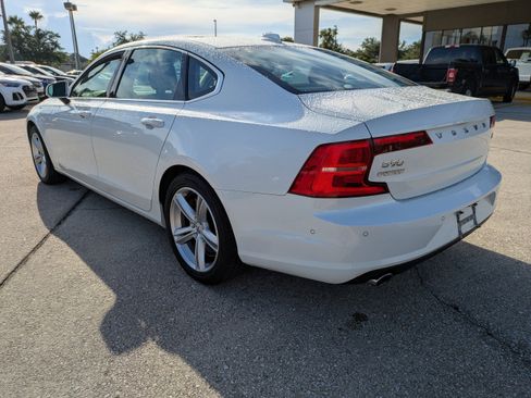 Used 2018 Volvo S90 T5 Momentum w/ Convenience Package image 6