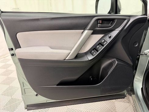 Used 2014 Subaru Forester 2.5i image 26