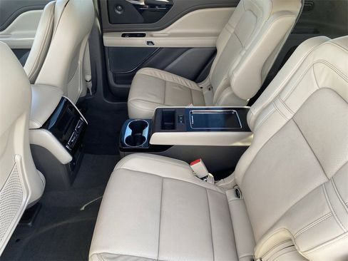 Certified 2023 Lincoln Aviator Reserve w/ Equipment Group 201A image 20