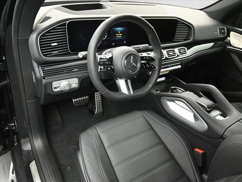New 2026 Mercedes-Benz GLS 580 4MATIC image 8