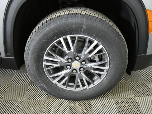 New 2026 Chevrolet Traverse LT w/ LPO, Floor Liner Package AWD/4WD image 17