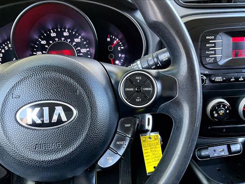 Used 2016 Kia Soul FWD image 24