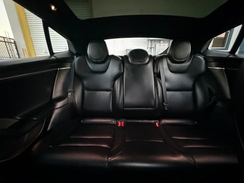 Used 2022 Tesla Model S image 23