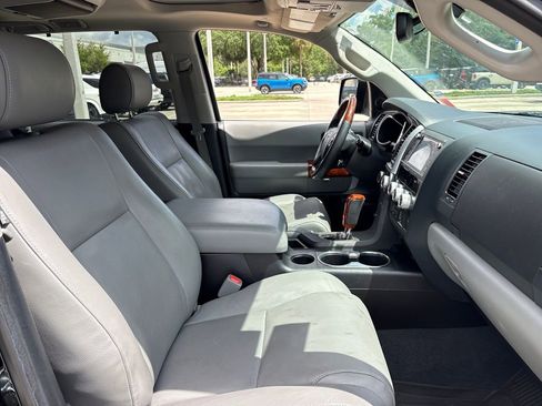 Used 2022 Toyota Sequoia Platinum AWD/4WD image 29