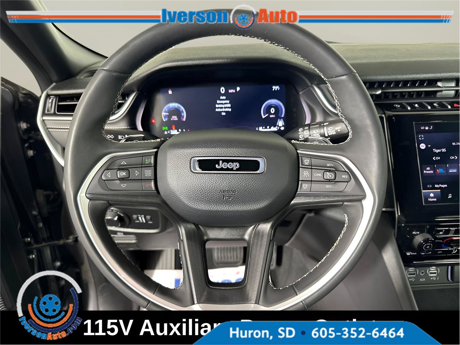 Used 2024 Jeep Grand Cherokee L Altitude AWD/4WD image 20