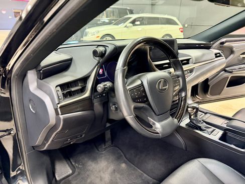 Used 2019 Lexus ES 350 Ultra Luxury w/ Premium Package image 20