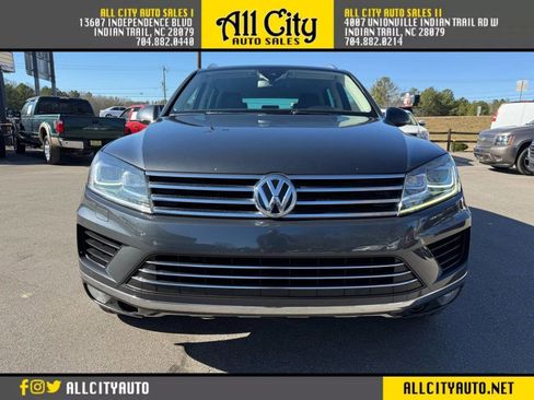 Used 2016 Volkswagen Touareg Sport image 2