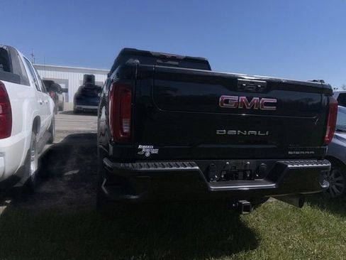 Used 2021 GMC Sierra 2500 Denali w/ Denali Black Diamond Edition AWD/4WD image 8