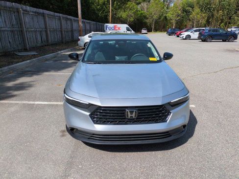 Certified 2025 Honda Accord SE image 2