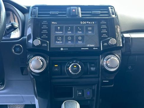 Used 2022 Toyota 4Runner TRD Off-Road Premium AWD/4WD image 57