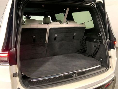 Used 2025 Jeep Grand Wagoneer 4WD image 4