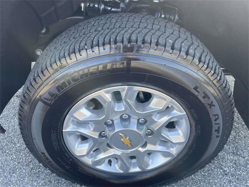 Used 2025 Chevrolet Silverado 2500 LTZ image 11