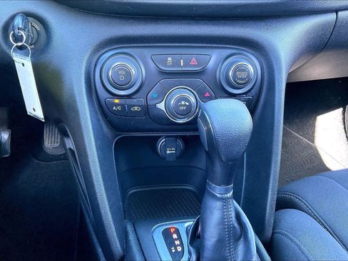 Used 2013 Dodge Dart SXT image 20