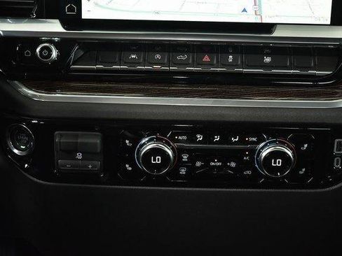 New 2025 GMC Sierra 1500 SLE w/ Preferred Package image 25