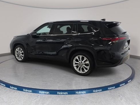 Certified 2025 Toyota Highlander Limited AWD/4WD image 7