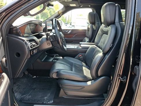 Used 2023 Lincoln Navigator Reserve AWD/4WD image 16