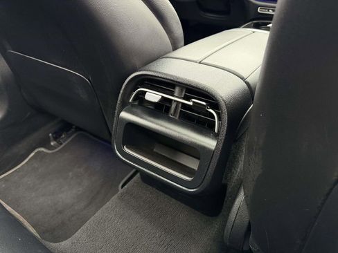 Used 2025 Mercedes-Benz E 350 4MATIC Sedan image 16