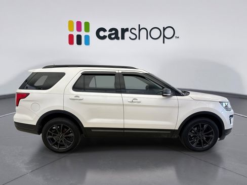 Used 2019 Ford Explorer XLT w/ Equipment Group 202A AWD/4WD image 6