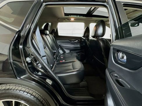 Used 2018 Nissan Rogue SL w/ Premium Package image 26