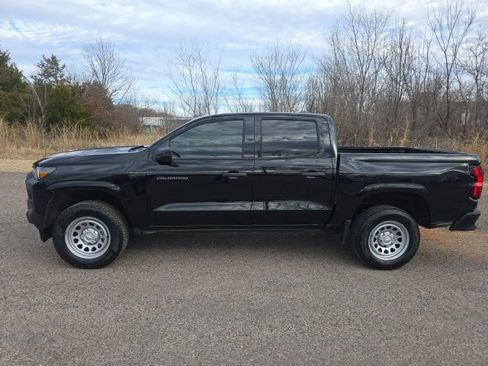 Certified 2024 Chevrolet Colorado W/T w/ WT Convenience Package image 2