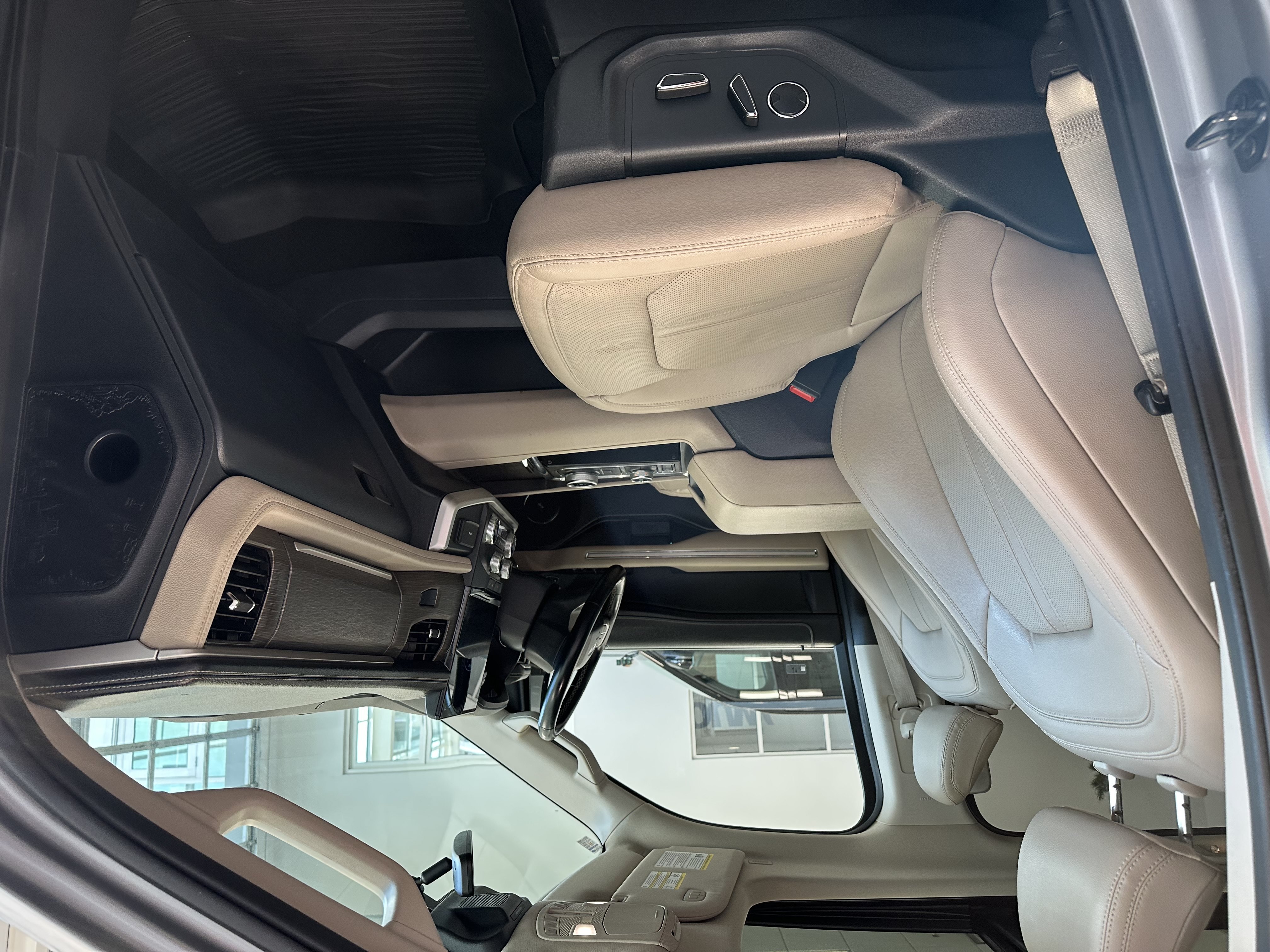 Used 2022 Ford Expedition Limited AWD/4WD image 15