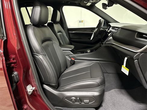 New 2025 Jeep Grand Cherokee Limited 4xe image 20