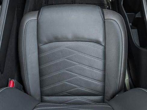 Used 2024 Nissan Pathfinder Platinum w/ Black Appearance Package image 35