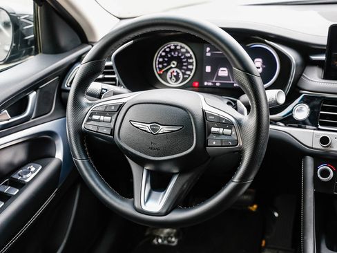 Used 2025 Genesis G70 2.5T image 13