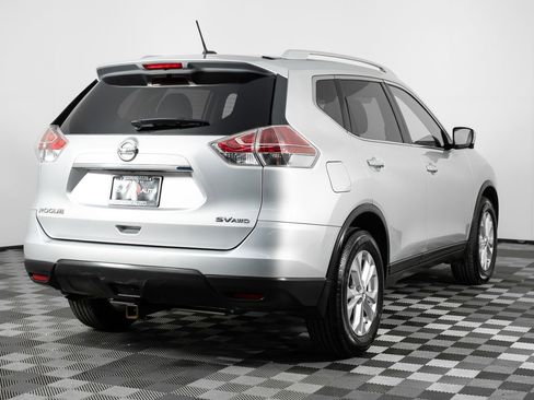 Used 2015 Nissan Rogue SV w/ SV Premium Package image 7