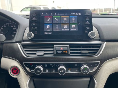 Certified 2018 Honda Accord Touring image 9