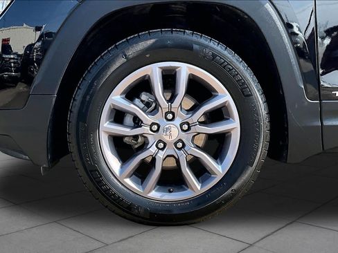 Used 2024 GMC Terrain SLT AWD/4WD image 11